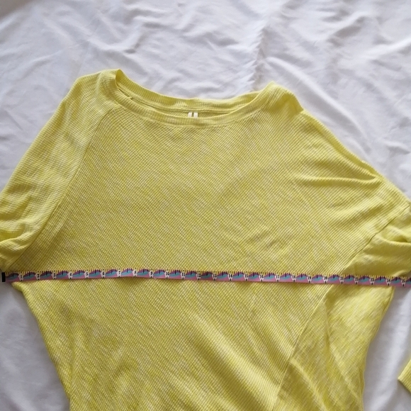 By Anthropologie Damania Yellow Asymmetrical Lightweight Pullover Sweater Small - Picture 15 of 16